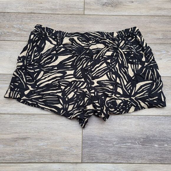 Gap Black and tan Geometric Palm Leaf Print Lounge Shorts Size: XLarge - Picture 7 of 9